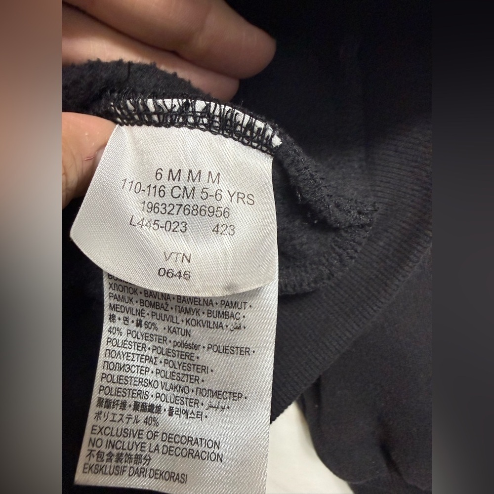 Nike Boy’s 6-7 Zip-Up Hoodie in Black with White Logo 0109 - Picture 5 of 6